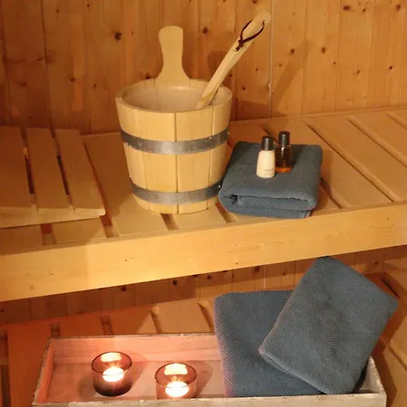 Wellnesshaus Blumenwiese Auf Dem Ostsee Mit Sauna-whirlwanne * Schwienkuhl
