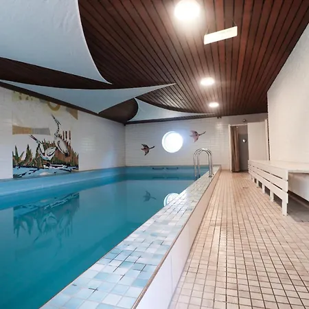Wellnesshaus Blumenwiese Auf Dem Ostsee Mit Sauna-whirlwanne Schwienkuhl
